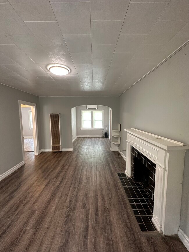 Building Photo - 308 SW 44th St