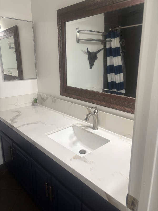 Building Photo - 5760 Riley St