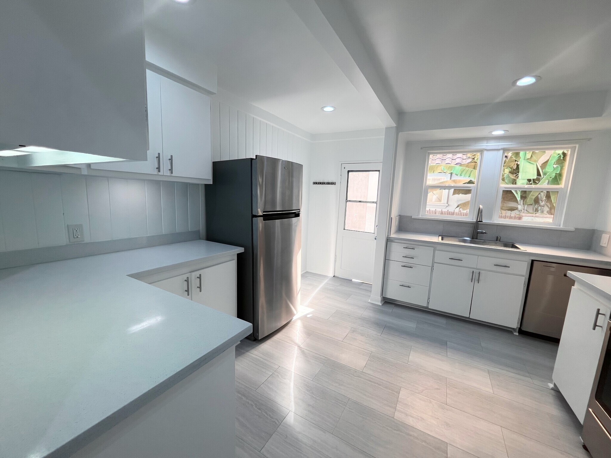 Building Photo - 4628 6th Ave