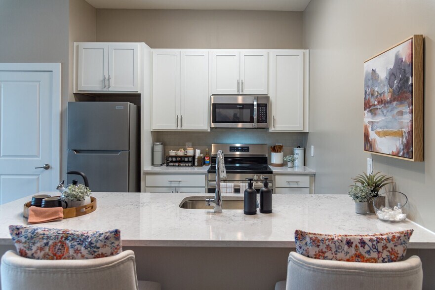 Building Photo - Acclaim at Cary Pointe