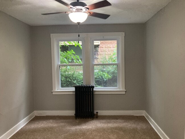 Building Photo - 3056 Pinehurst Ave