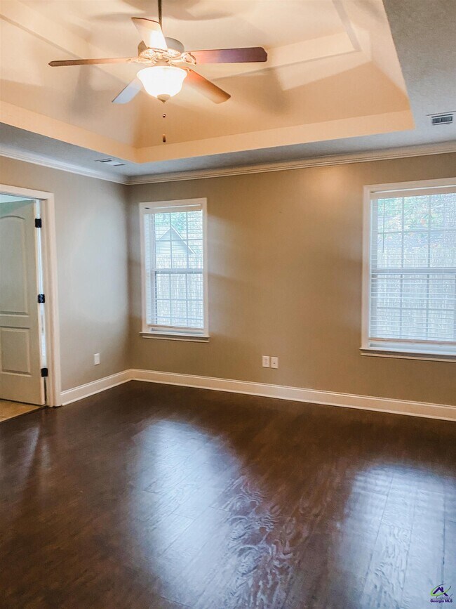 Building Photo - 609 Wooden Eagle Trail