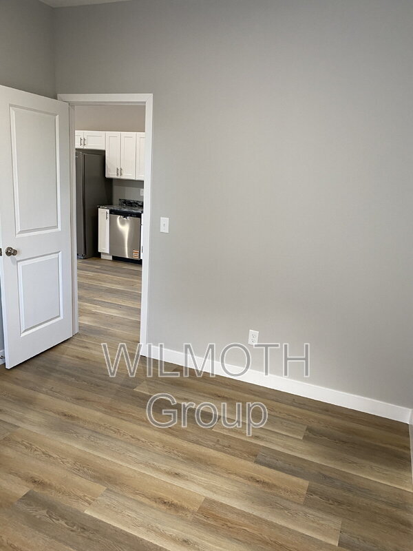 Building Photo - 929 N Beville Ave