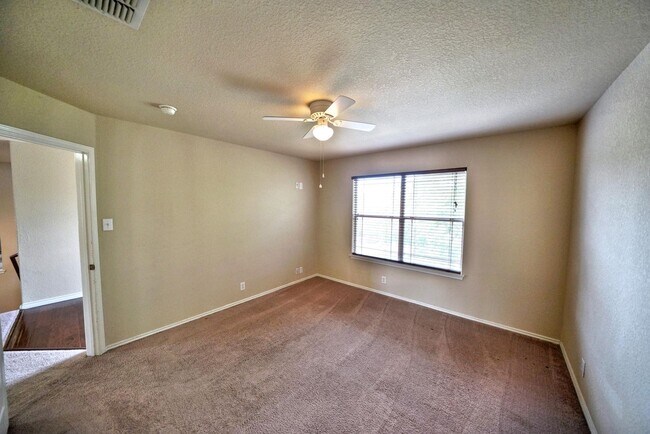 Building Photo - Gorgeous 5-Bedroom, 3.5-Bathroom Home Near...