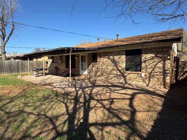 Building Photo - 2342 Westwood Dr