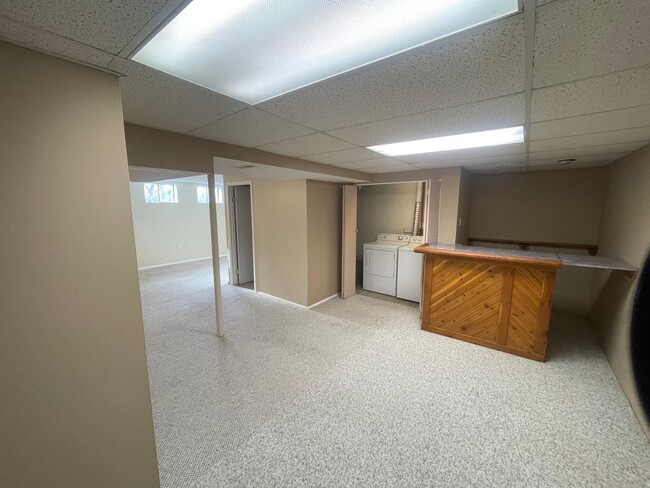 Building Photo - 2 Bed 2 Bath Townhome for lease: $1,480 pe...