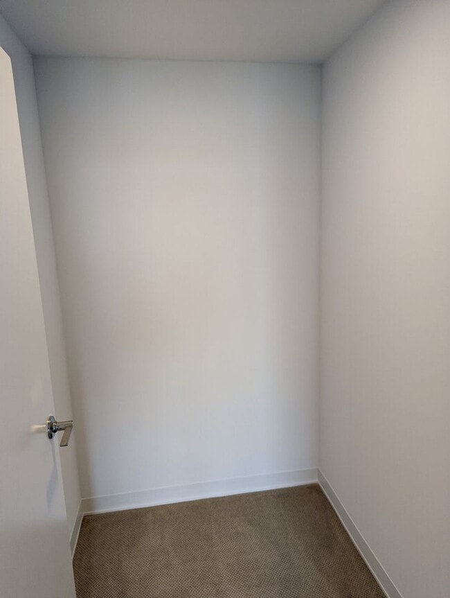 Building Photo - 2159