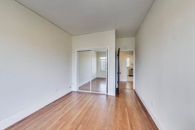 Building Photo - 465 Bellevue Ave
