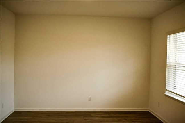 Building Photo - 386 Red Dragon Dr