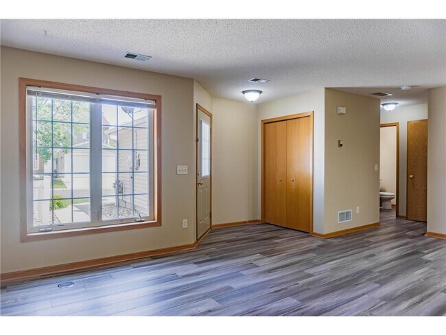 Building Photo - 1236 Heather Ln
