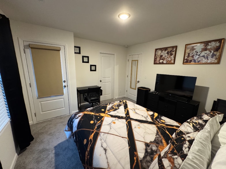 Building Photo - 533 Gantt St