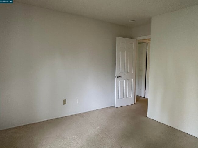 Building Photo - 224 Lasso Cir