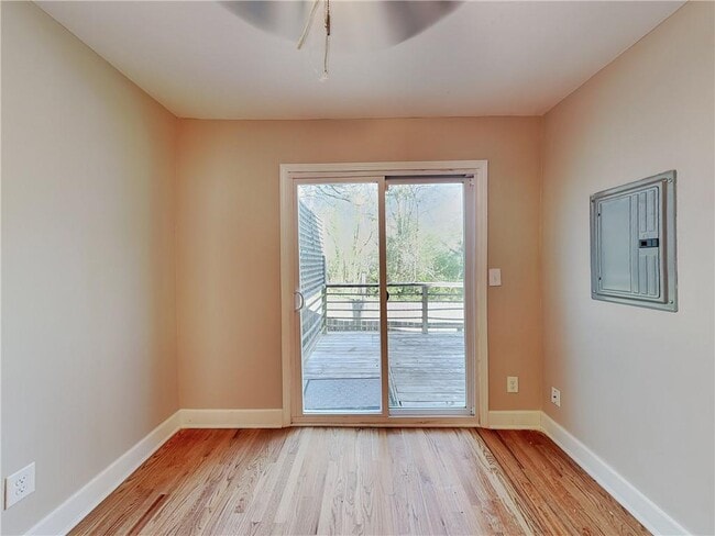 Building Photo - 1731 Braeburn Dr SE