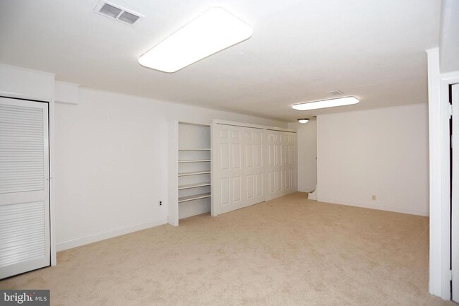 Building Photo - Wonderfull move-in ready property in a great Bethesda location