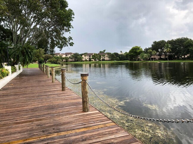 Building Photo - 4509 Carambola Cir S