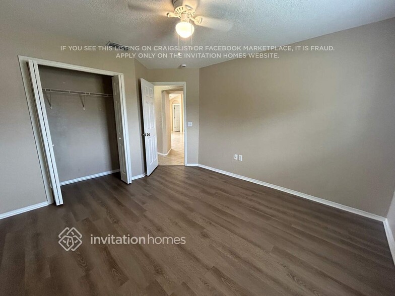 Building Photo - 5261 English Dr