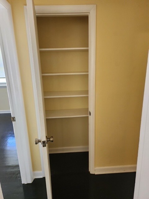 Building Photo - 2105 Larkspur Dr