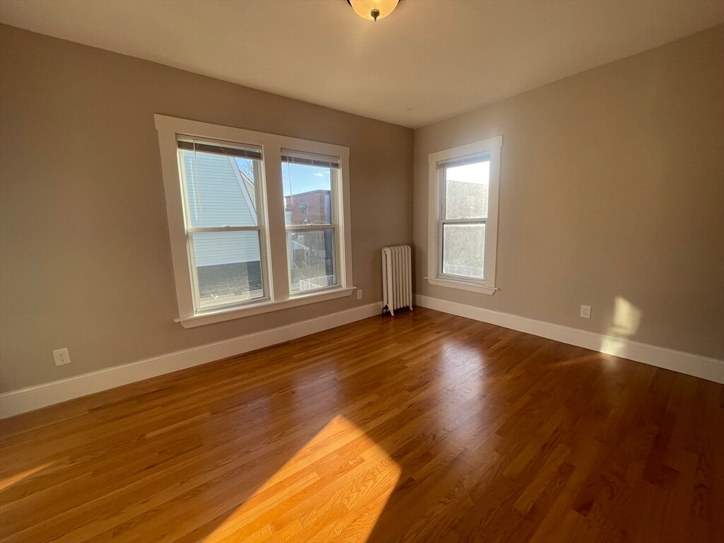 Building Photo - 22 Mansfield St