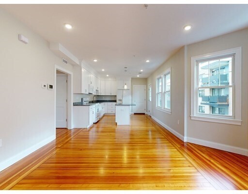 Building Photo - 27 Leicester St