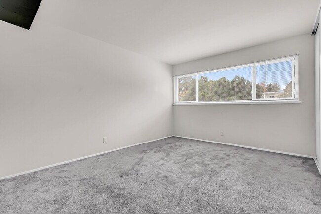 Building Photo - "Charming 2-Bed Condo Oasis in Walnut Cree...
