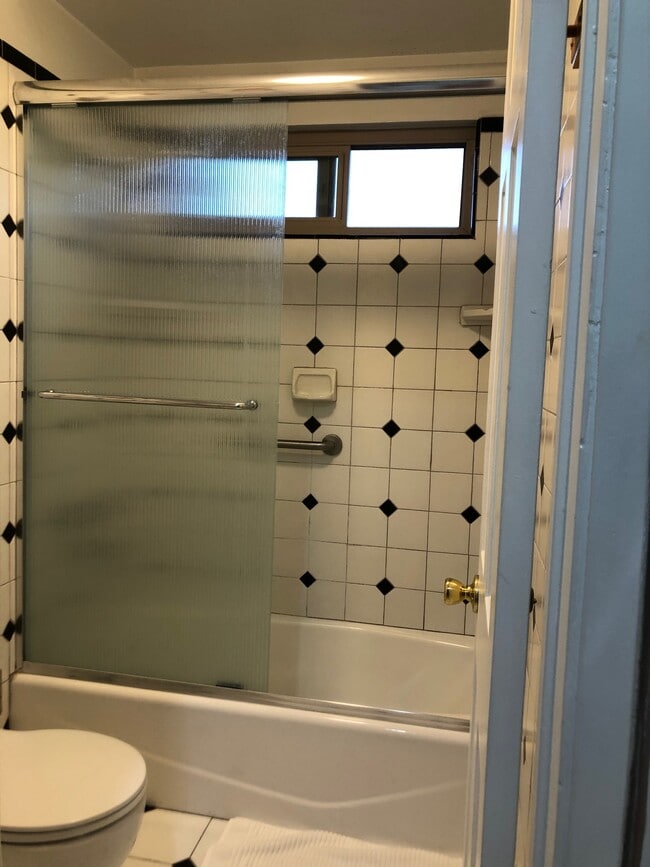 Building Photo - 4633 Marine Ave