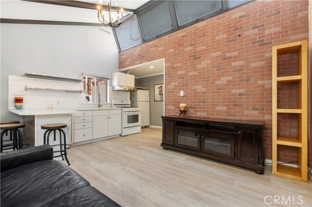 Building Photo - 6221 Agnes Ave