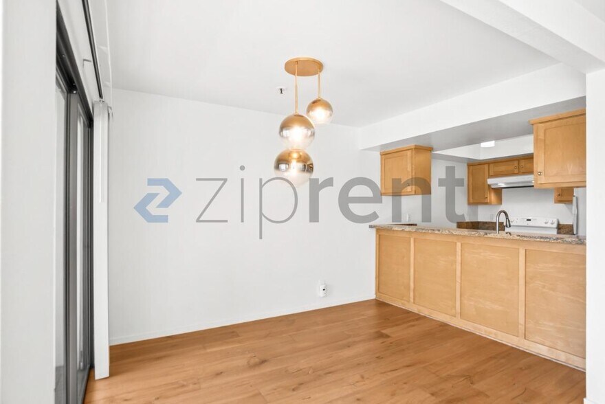 Building Photo - Unit 454