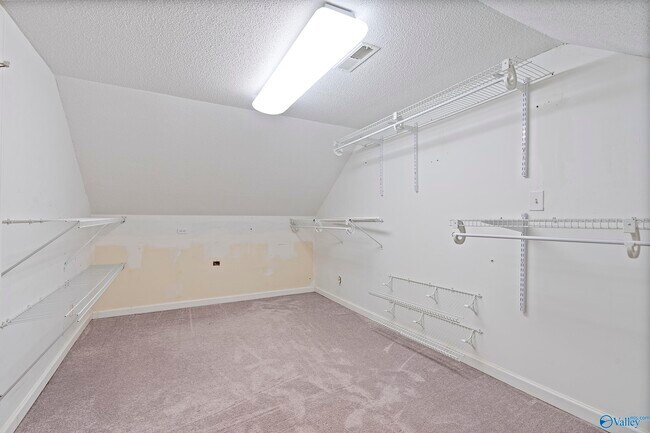 Building Photo - 818 Esslinger Rd SE