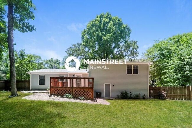 Building Photo - 3 Bedroom Pet-Friendly Home in Stone Mountain, GA with Main Street Renewal
