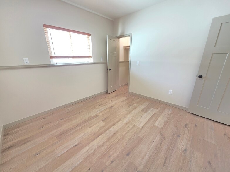 Building Photo - 1101 S Lawler St