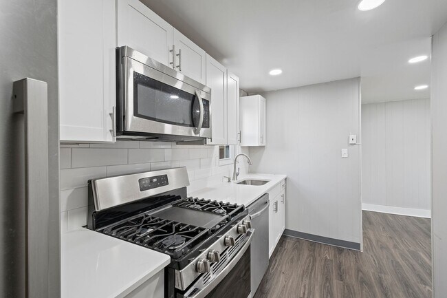 Building Photo - 3900 Howley St