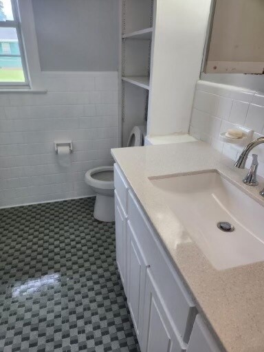 Building Photo - 409 Kingston Ave