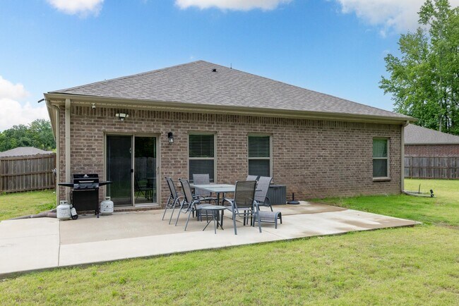 Building Photo - 44 N Payson Cv