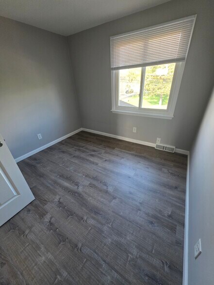 Building Photo - 4118 Highview Pky