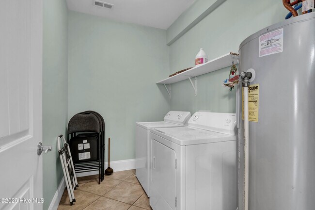 Building Photo - 1315 Bowfin Ln