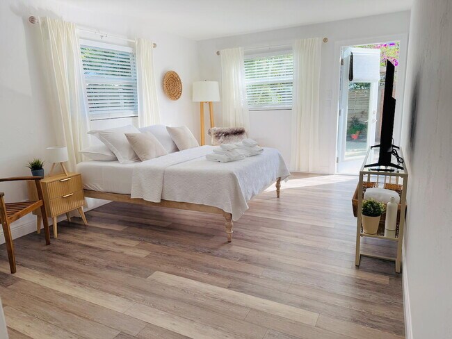 Building Photo - 311 N Swinton Ave