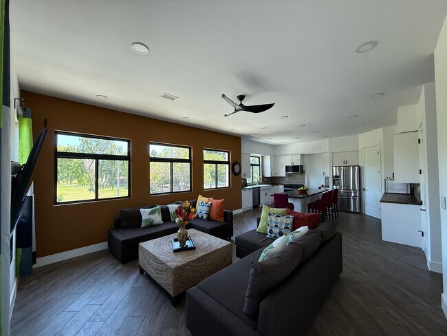 Building Photo - 3273 Hedwig Rd