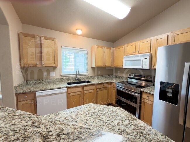 Building Photo - 6925 Ash Creek Heights