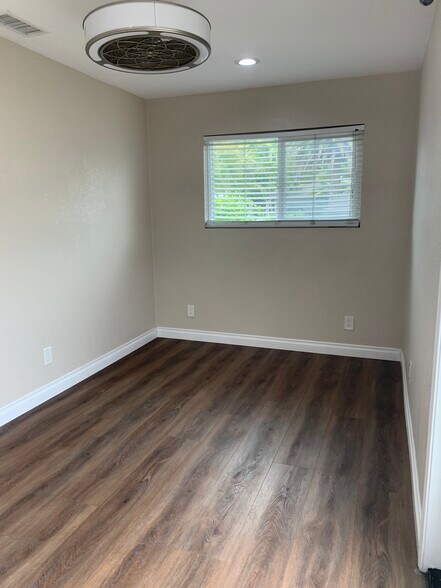 Building Photo - 4812 Kelly Dr