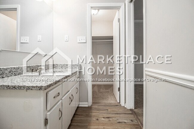 Building Photo - 1732 Fontaine Dr