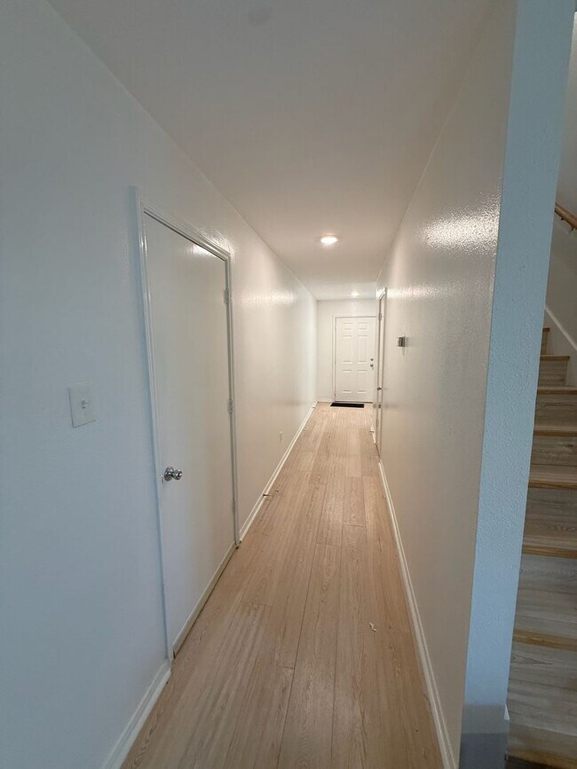 Building Photo - 2722 Springstone Dr
