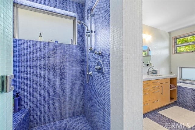 Building Photo - 604 33rd St