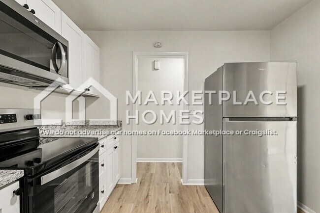 Building Photo - 3713 Stanford Cir