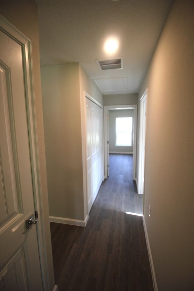 Building Photo - Beautiful 2020 3 Bed 2 Bath Palm Coast Hom...