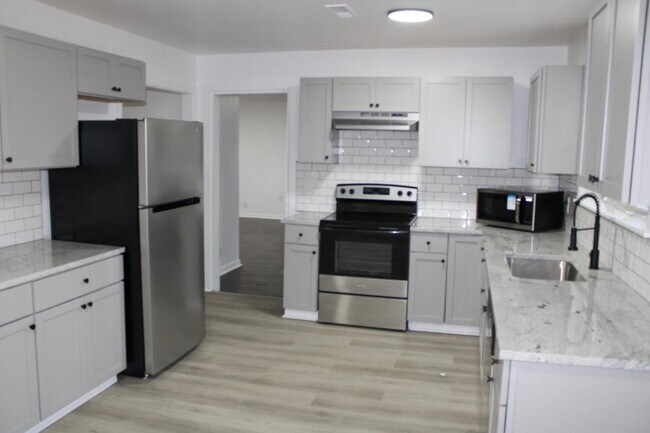 Building Photo - 12510 East 43rd St S