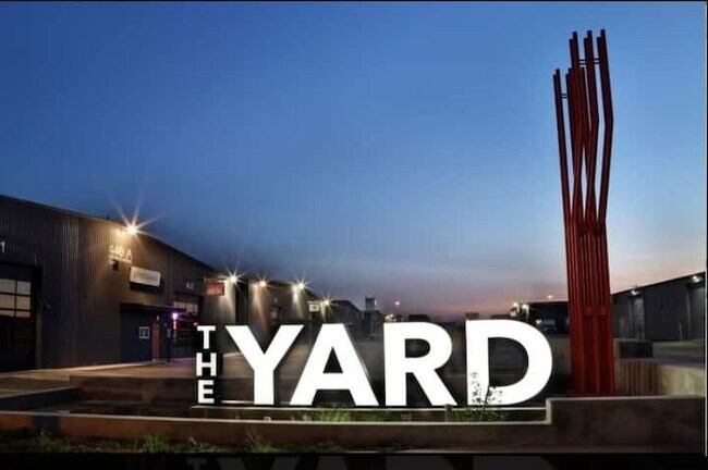 Building Photo - 313 Rowland Dr