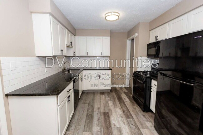 Building Photo - 16605 Kollin Ave