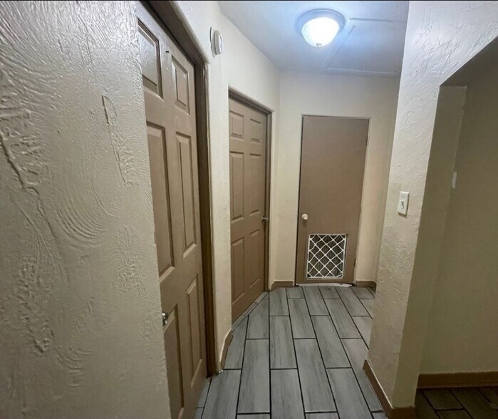 Building Photo - 926 30th St NW