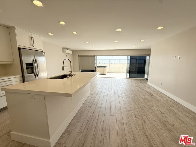 Building Photo - 6955 Trolleyway S