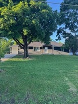 Building Photo - 2613 Southridge Dr